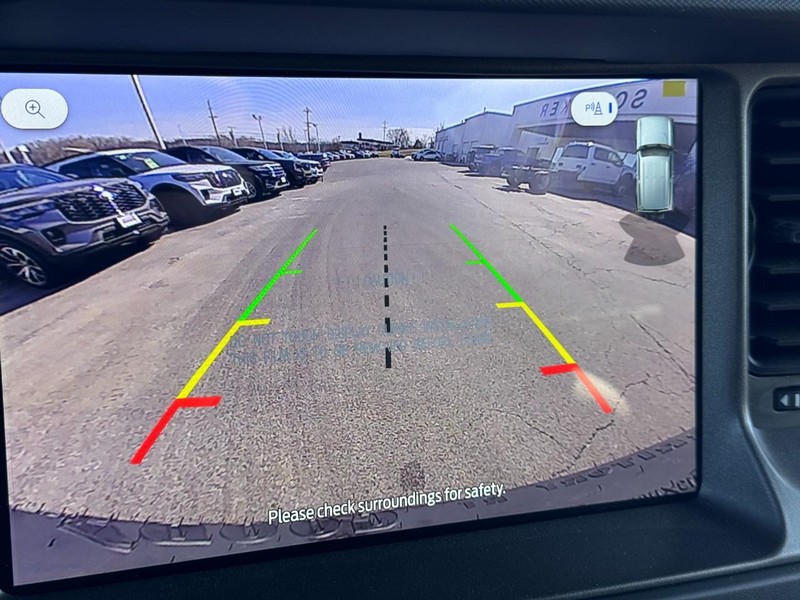 Ford Bronco Vehicle Full-screen Gallery Image 18