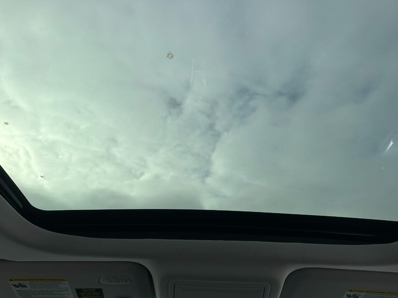 Ford Escape Vehicle Full-screen Gallery Image 05