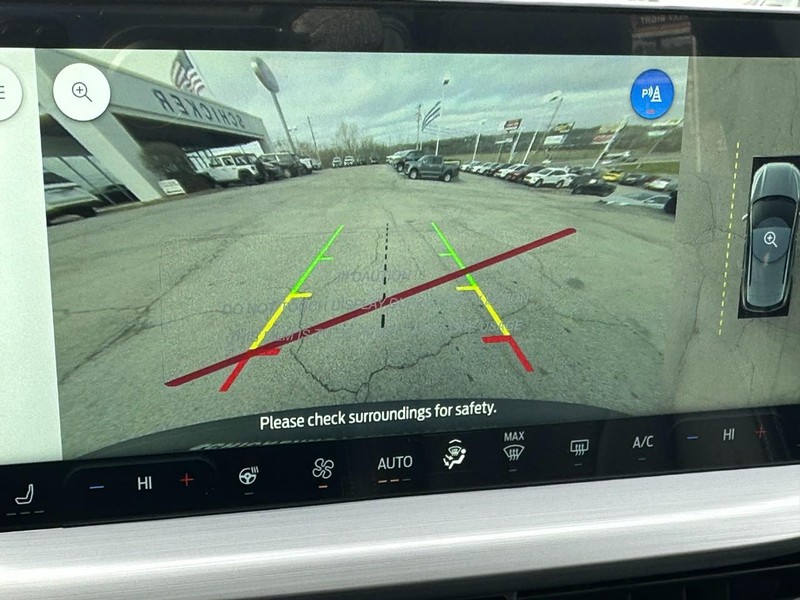 Ford Escape Vehicle Full-screen Gallery Image 15