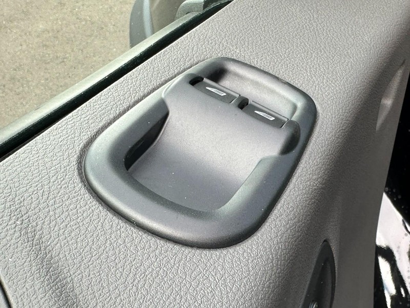 Ford Transit Cargo Van Vehicle Full-screen Gallery Image 09