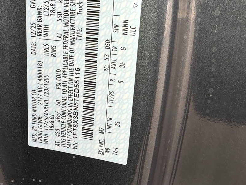 Ford Super Duty F-350 SRW Vehicle Full-screen Gallery Image 14