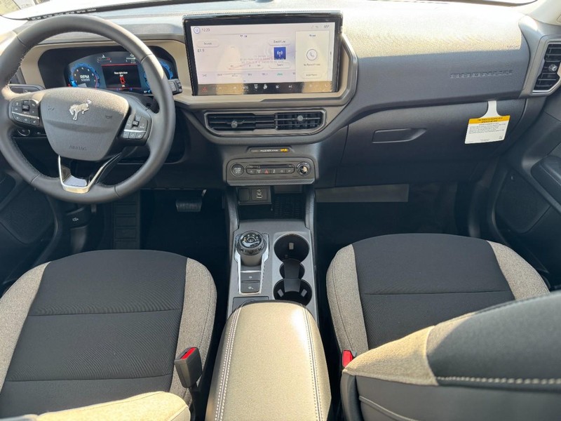 Ford Bronco Sport Vehicle Full-screen Gallery Image 06