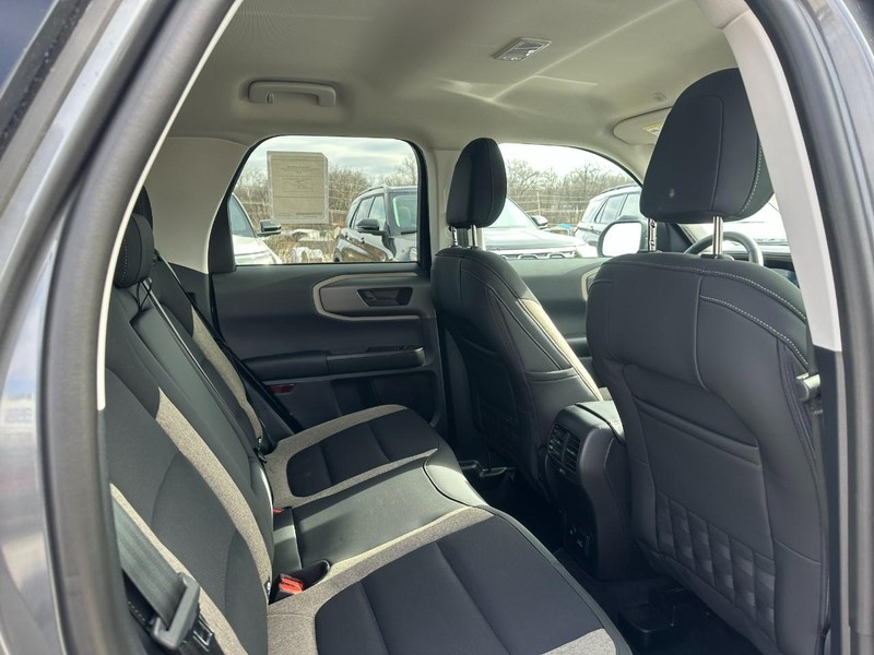 Ford Bronco Sport Vehicle Full-screen Gallery Image 04