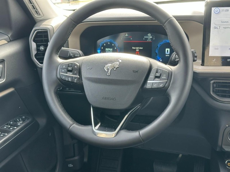 Ford Bronco Sport Vehicle Full-screen Gallery Image 06