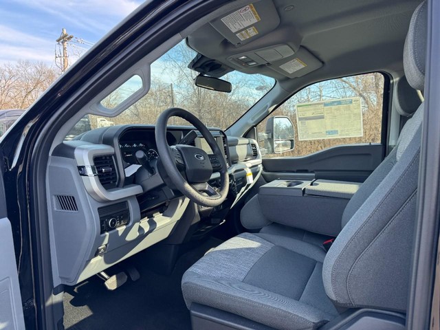 2026 Ford F-350 Super Duty XLT - Photo 6