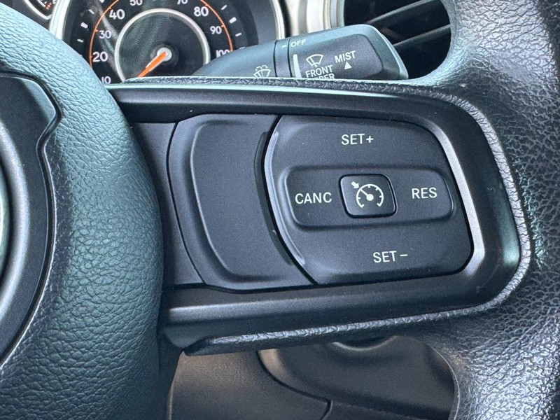 Jeep Wrangler Vehicle Full-screen Gallery Image 18