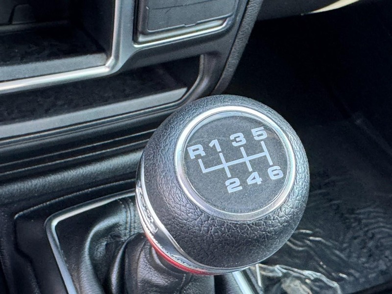 Jeep Wrangler Vehicle Full-screen Gallery Image 22