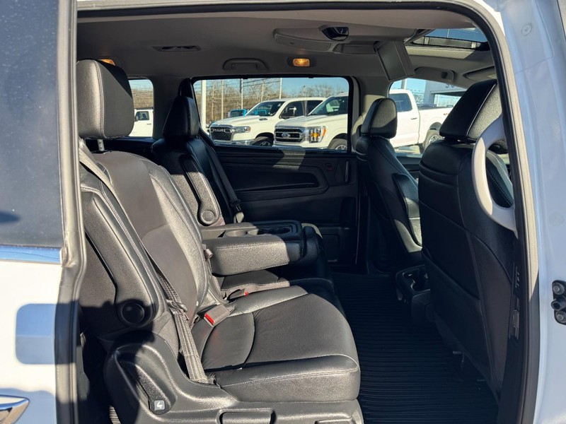 Honda Odyssey Vehicle Full-screen Gallery Image 11