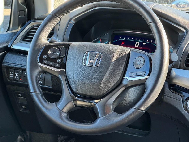 Honda Odyssey Vehicle Full-screen Gallery Image 13