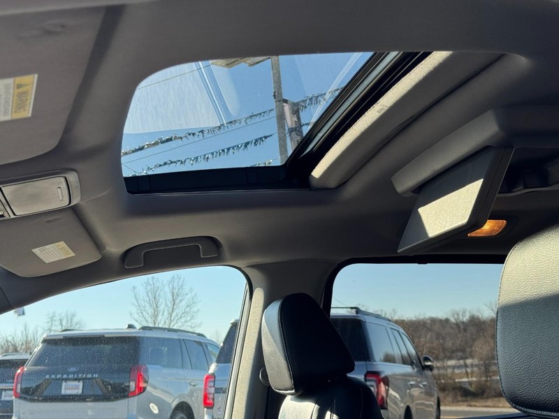 Honda Odyssey Vehicle Full-screen Gallery Image 26