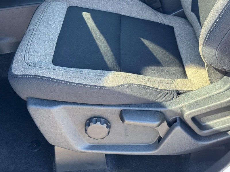 Ford Bronco Vehicle Full-screen Gallery Image 12