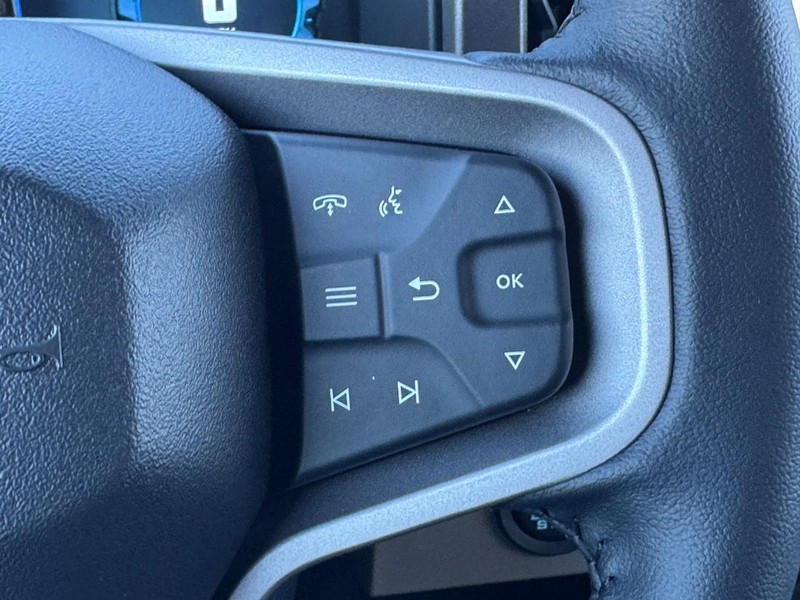 Ford Bronco Vehicle Full-screen Gallery Image 14