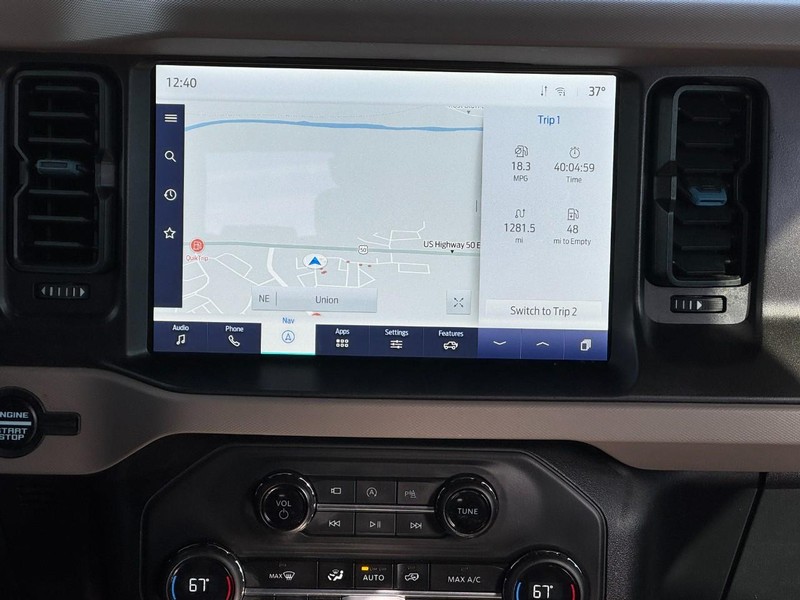 Ford Bronco Vehicle Full-screen Gallery Image 13