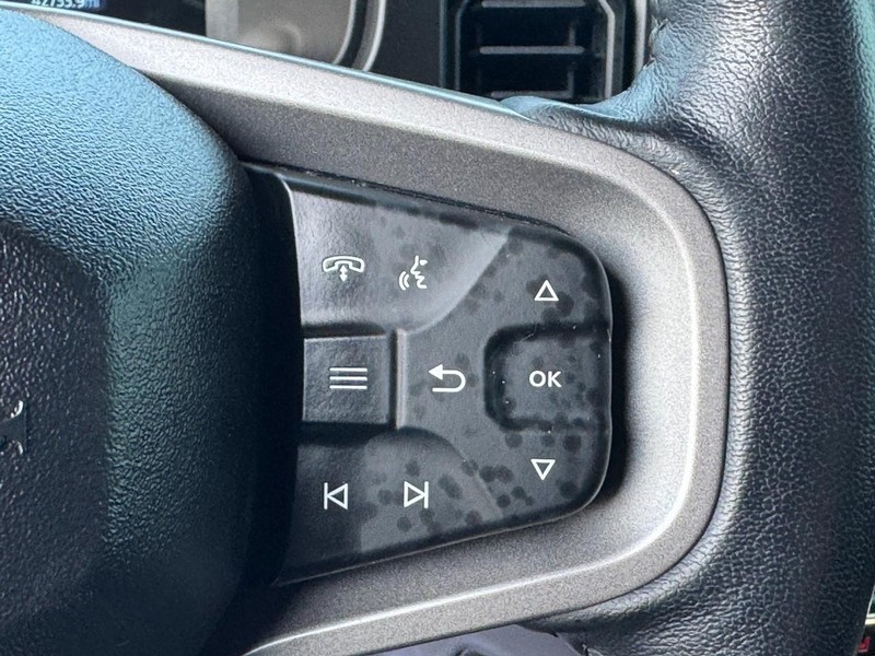 Ford Bronco Vehicle Full-screen Gallery Image 18