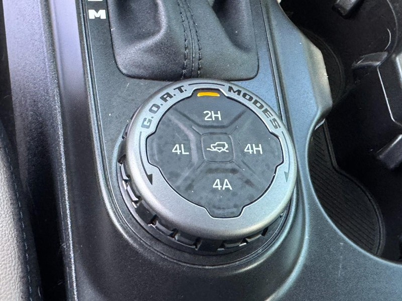 Ford Bronco Vehicle Full-screen Gallery Image 23