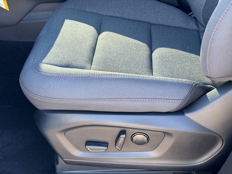 Ford Explorer Vehicle Full-screen Gallery Image 12