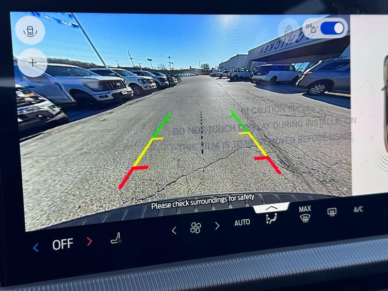 Ford Explorer Vehicle Full-screen Gallery Image 16