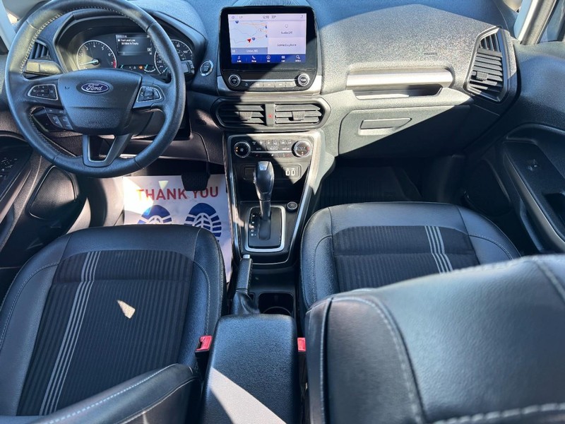 Ford EcoSport Vehicle Full-screen Gallery Image 10