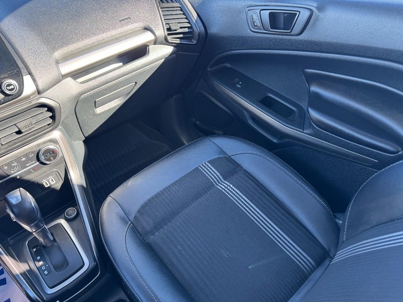 Ford EcoSport Vehicle Full-screen Gallery Image 14