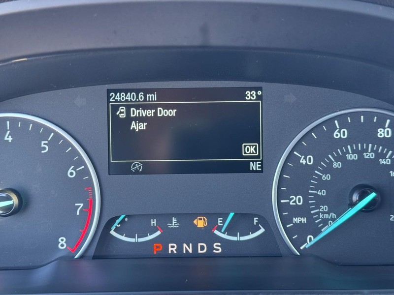 Ford EcoSport Vehicle Full-screen Gallery Image 18