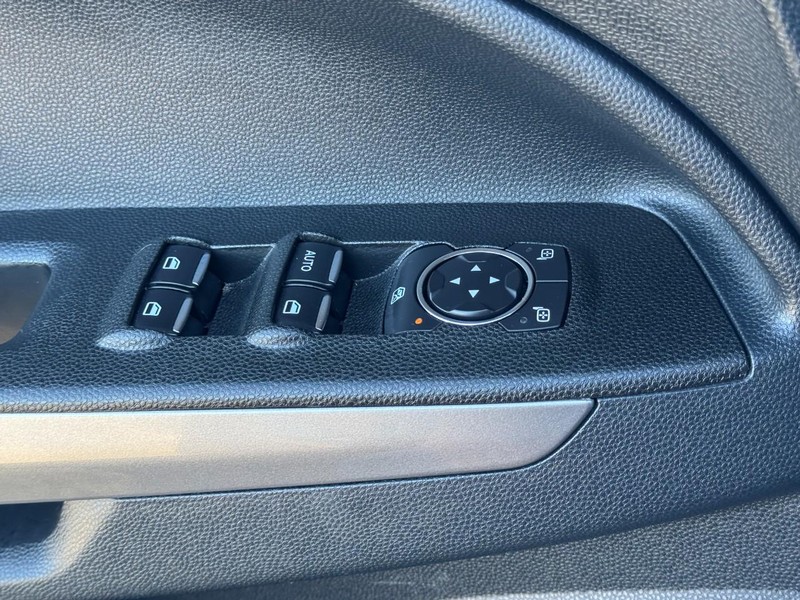 Ford EcoSport Vehicle Full-screen Gallery Image 22