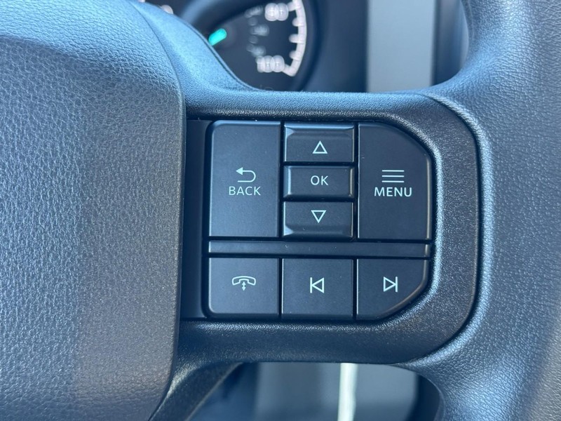 Ford Super Duty F-350 DRW Vehicle Full-screen Gallery Image 16