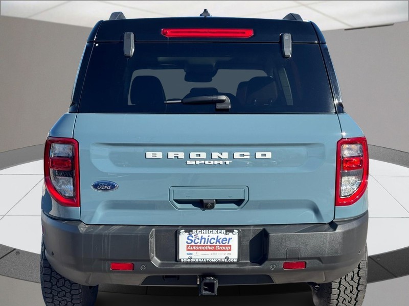 Ford Bronco Sport Vehicle Full-screen Gallery Image 04