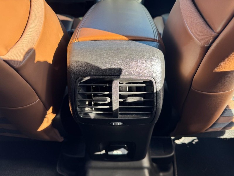 Ford Bronco Sport Vehicle Full-screen Gallery Image 16