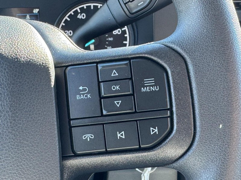 Ford Super Duty F-250 SRW Vehicle Full-screen Gallery Image 17