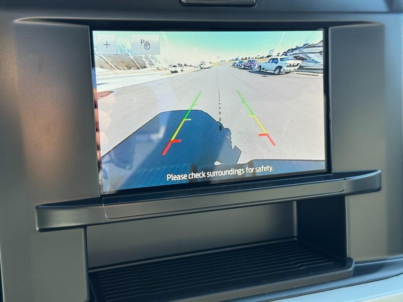 Ford Super Duty F-250 SRW Vehicle Full-screen Gallery Image 19