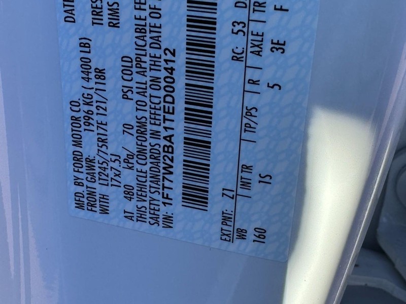 Ford Super Duty F-250 SRW Vehicle Full-screen Gallery Image 20