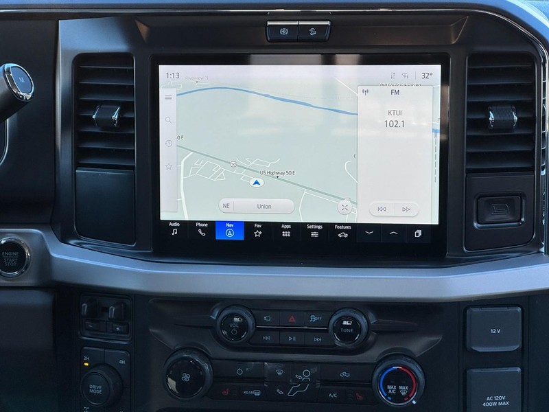 Ford Super Duty F-350 SRW Vehicle Full-screen Gallery Image 08