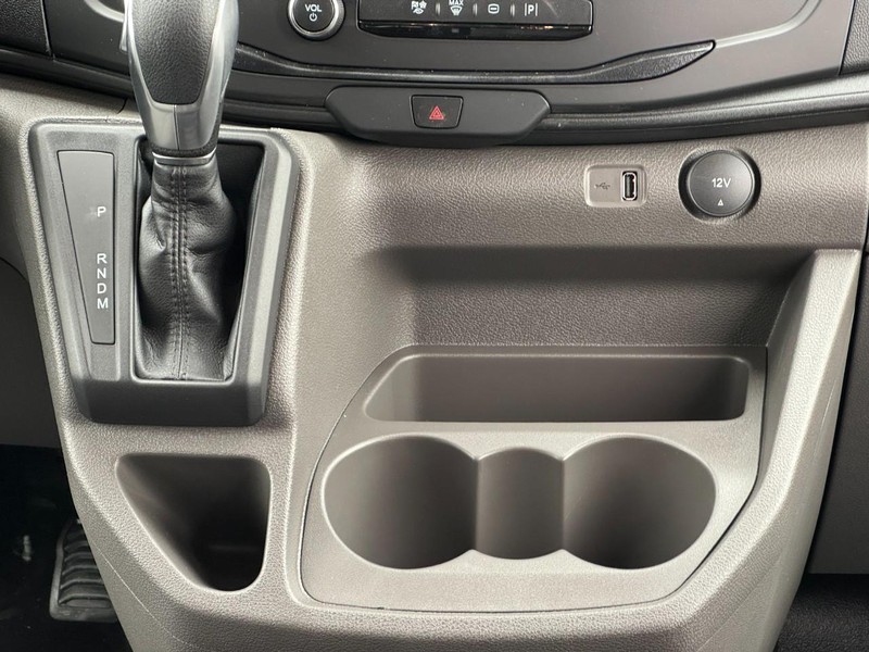 Ford Transit Passenger Wagon Vehicle Full-screen Gallery Image 10