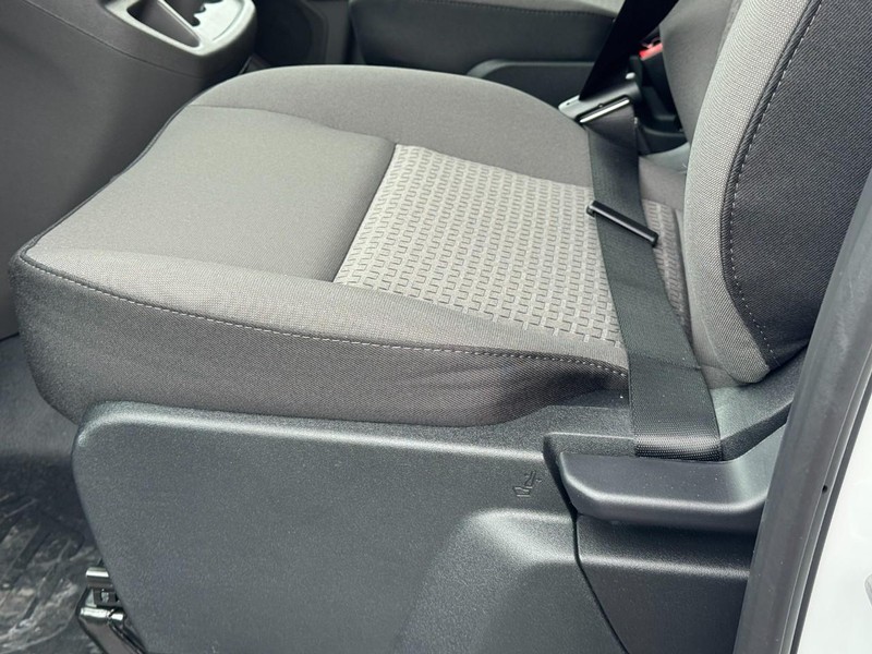 Ford Transit Passenger Wagon Vehicle Full-screen Gallery Image 13