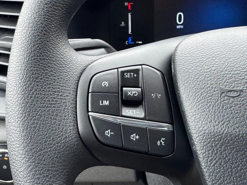 Ford Transit Passenger Wagon Vehicle Full-screen Gallery Image 15