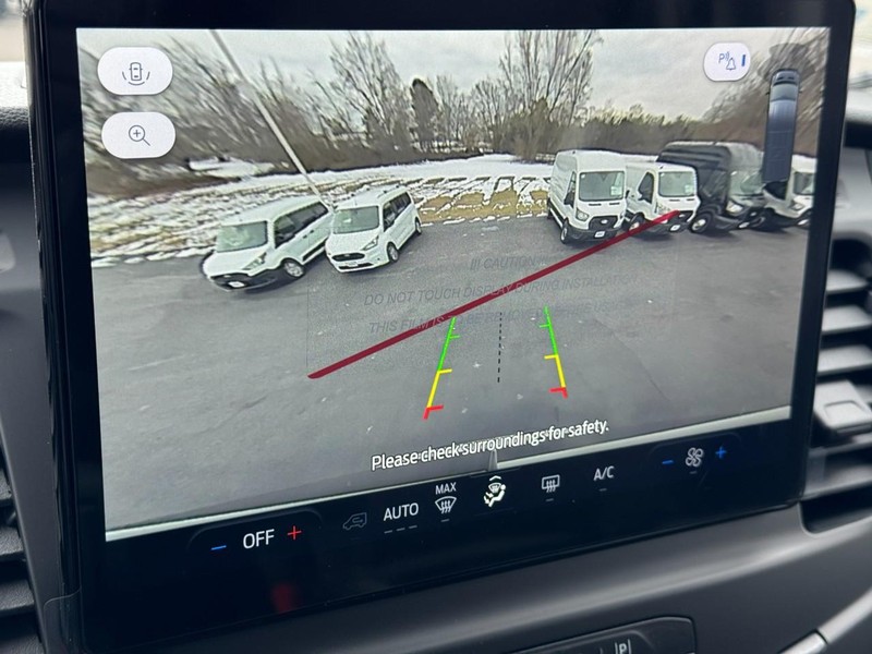 Ford Transit Passenger Wagon Vehicle Full-screen Gallery Image 17