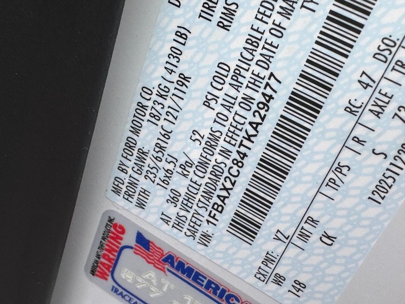 Ford Transit Passenger Wagon Vehicle Full-screen Gallery Image 18