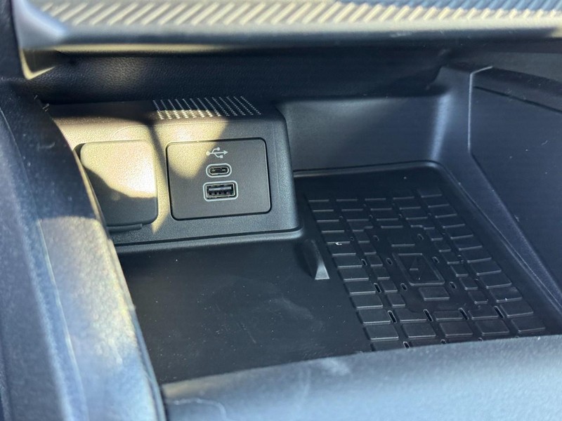 Ford Bronco Sport Vehicle Full-screen Gallery Image 13