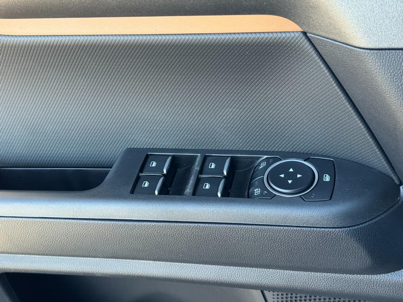 Ford Bronco Sport Vehicle Full-screen Gallery Image 18