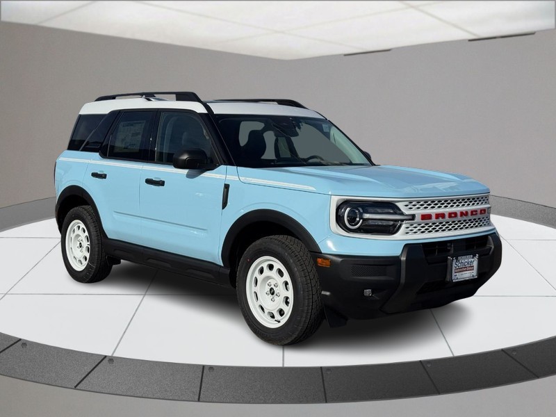 Ford Bronco Sport Vehicle Full-screen Gallery Image 02