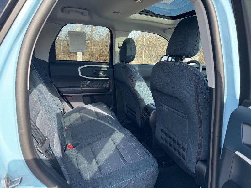 Ford Bronco Sport Vehicle Full-screen Gallery Image 05