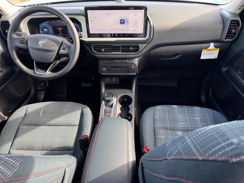 Ford Bronco Sport Vehicle Full-screen Gallery Image 06