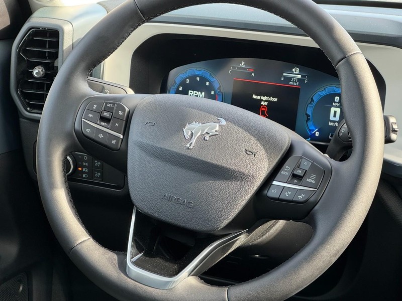 Ford Bronco Sport Vehicle Full-screen Gallery Image 07