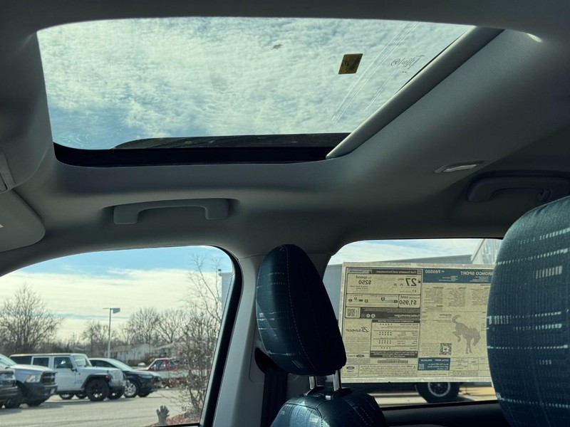 Ford Bronco Sport Vehicle Full-screen Gallery Image 12