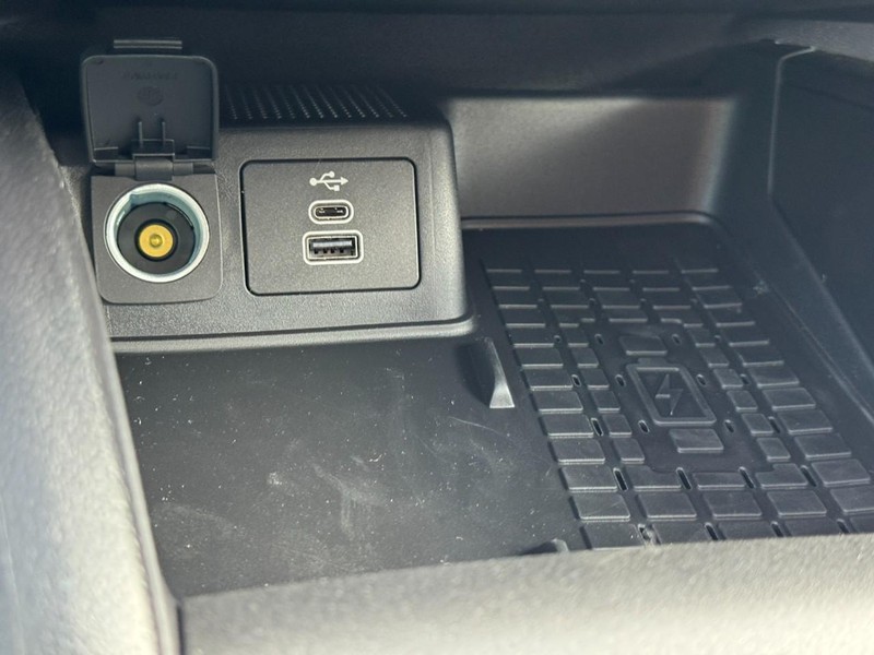 Ford Bronco Sport Vehicle Full-screen Gallery Image 17