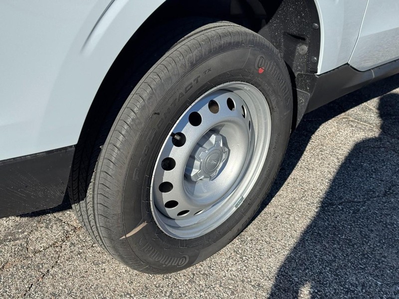 Ford Maverick Vehicle Full-screen Gallery Image 04