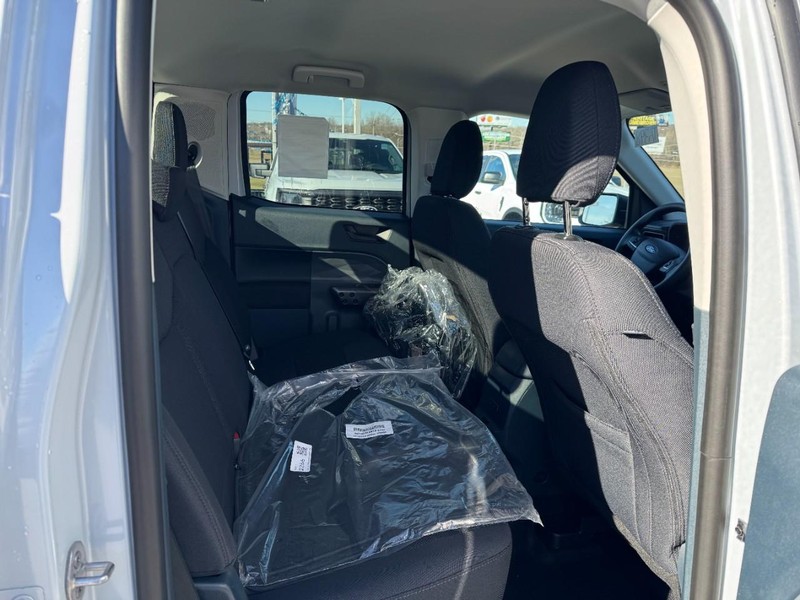 Ford Maverick Vehicle Full-screen Gallery Image 05