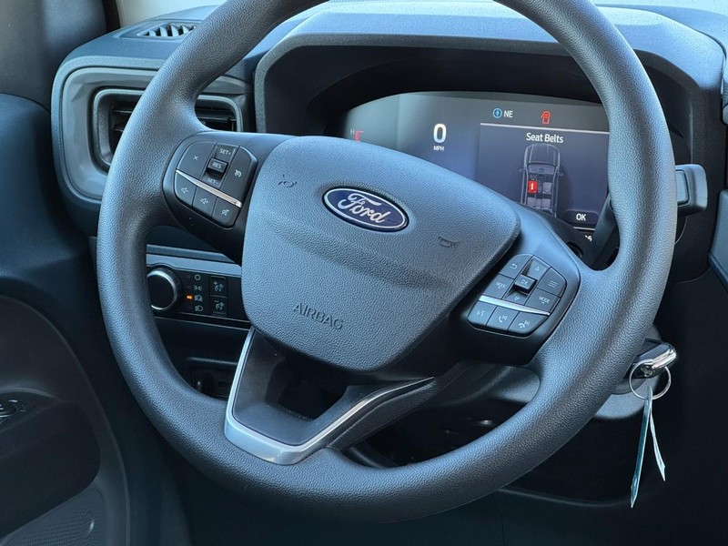 Ford Maverick Vehicle Full-screen Gallery Image 07