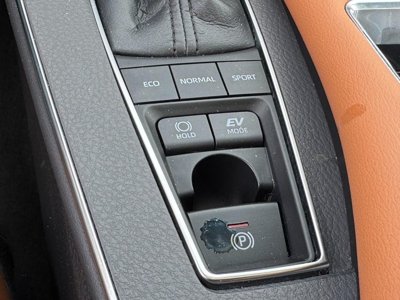 Toyota Avalon Vehicle Full-screen Gallery Image 23