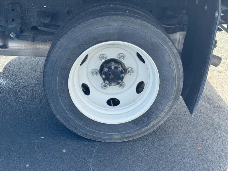 Chevrolet 4500 HG LCF Gas Vehicle Full-screen Gallery Image 05